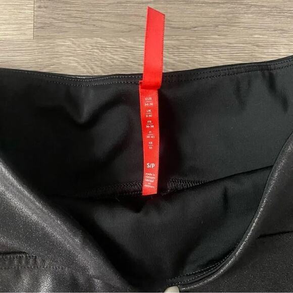 Spanx Faux Leather Leggings High Waisted Smoothing Sleek Black Size Small - Picture 7 of 9